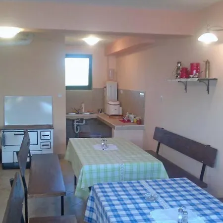 Green River House Apartment *